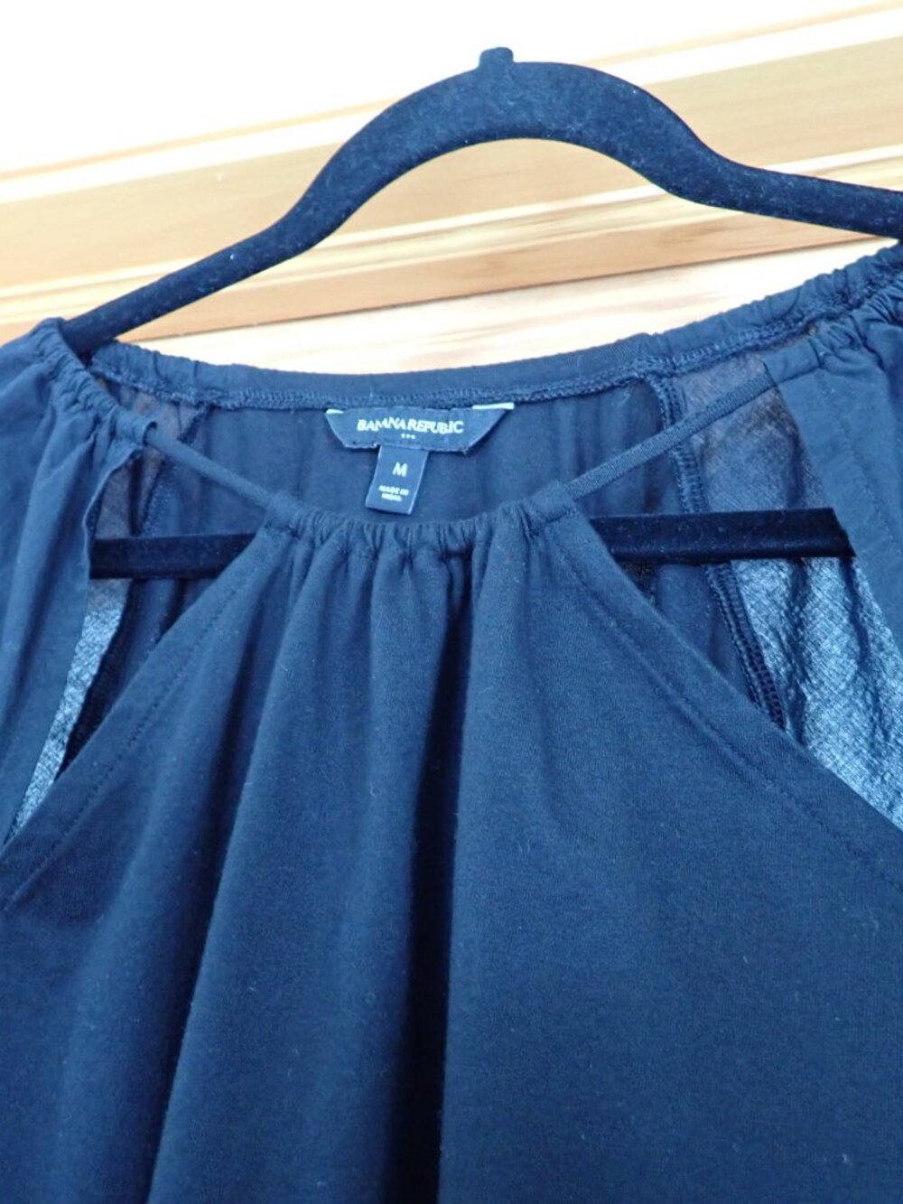 Banana Republic black balloon sleeve blouse - medium - Picture 13 of 13